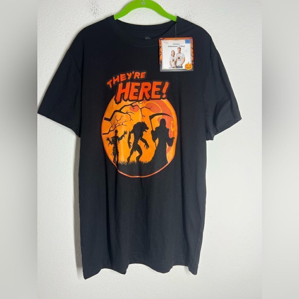 NWT Halloween T-shirt « They’re here » Black Orange Unisex Size L